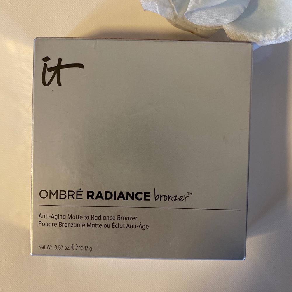 Anti-aging matte to radiance bronzer